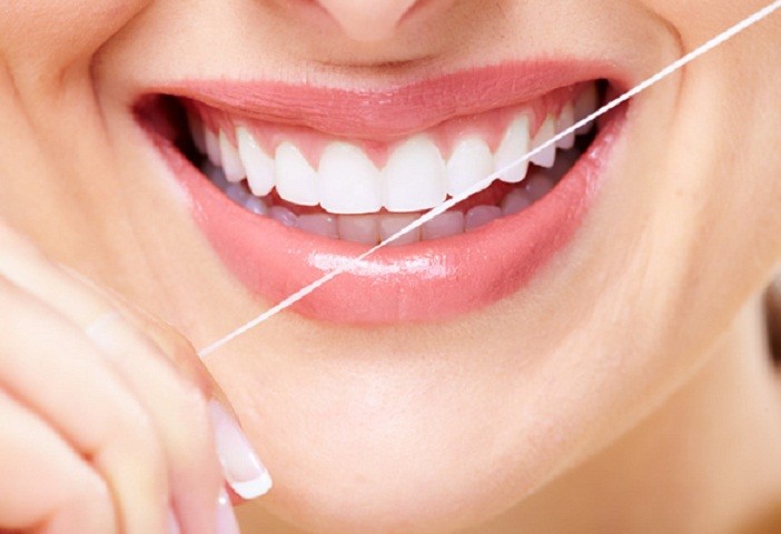 هل تبييض الأسنان مضر؟